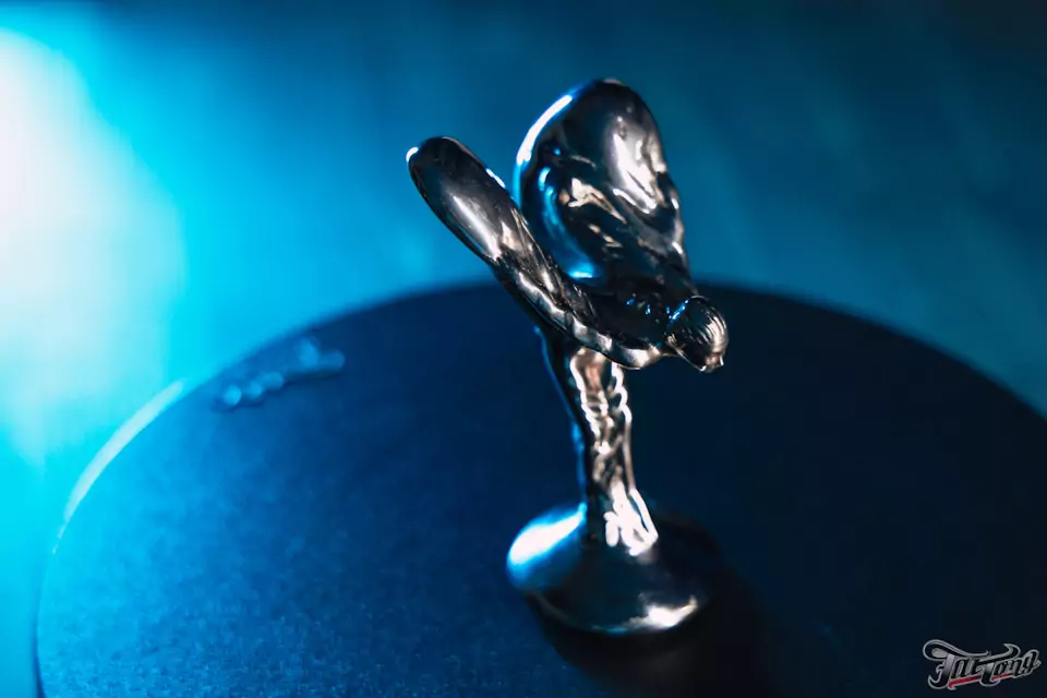 Затонировали «Дух экстаза» (Spirit of Ecstasy) для Rolls-Royce!